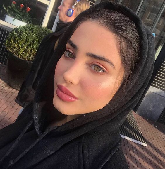 زهرا اطهری